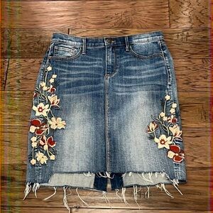 Driftwood Embroidered Floral Skylar Skirt Size 26